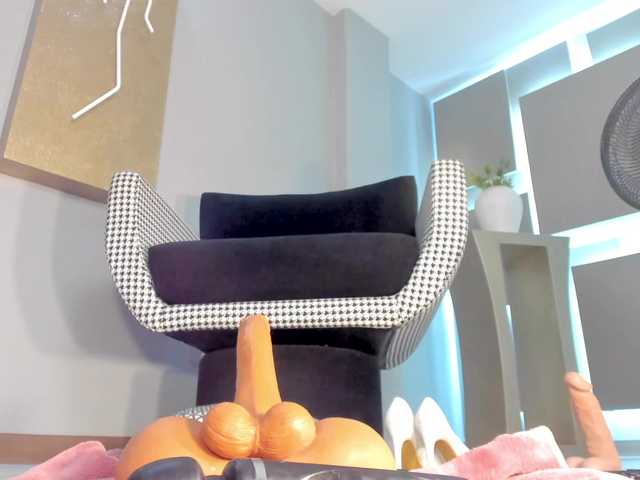MiaSilvaX live cam on BongaCams