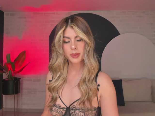 MiaSilvaX live webcam show