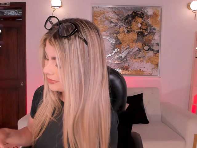 MiaSilvaX live cam on BongaCams