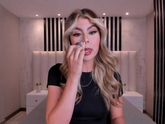 MiaSilvaX live cam on BongaCams