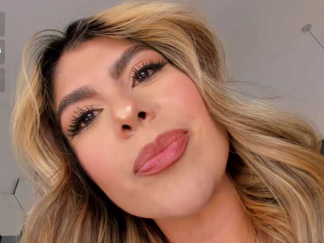 MiaSilvaX live cam on BongaCams