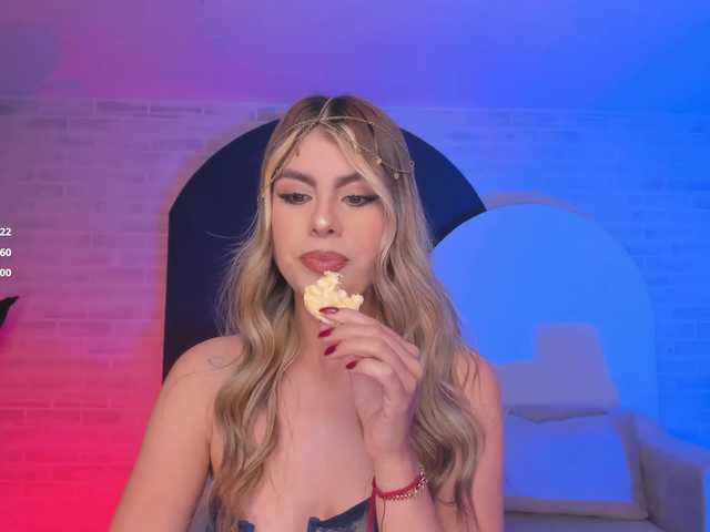 MiaSilvaX live webcam show