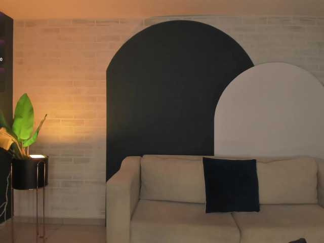 MiaSilvaX live webcam show