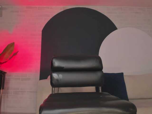 MiaSilvaX live webcam show