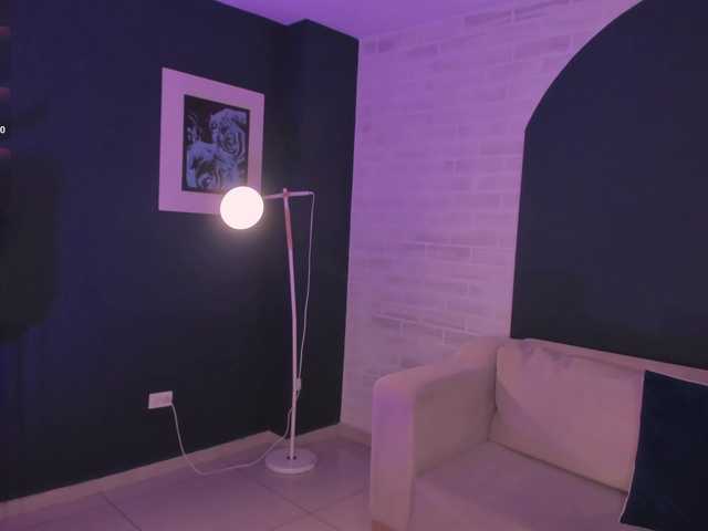 MiaSilvaX live webcam show