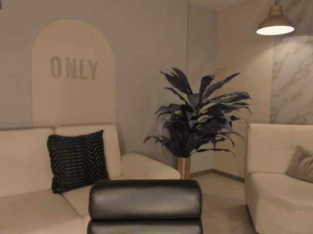 PaulineSanz live cam on BongaCams