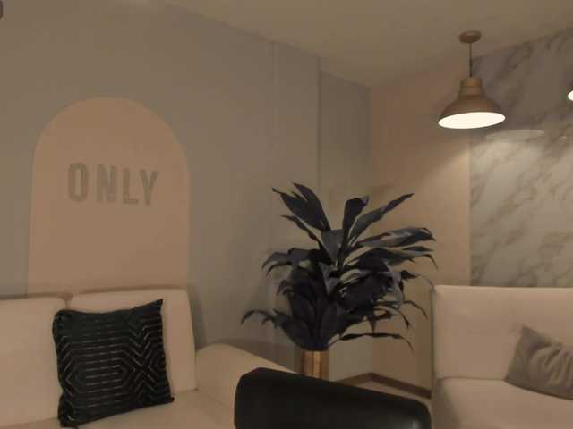 PaulineSanz live cam on BongaCams
