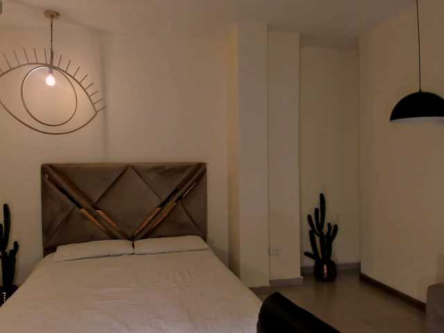 PaulineSanz live cam on BongaCams