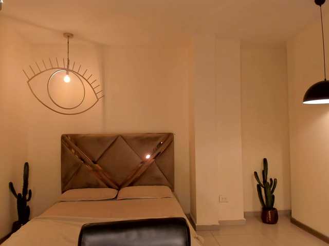 PaulineSanz live cam on BongaCams