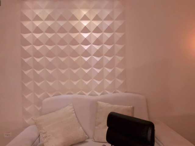 PaulineSanz live cam on BongaCams
