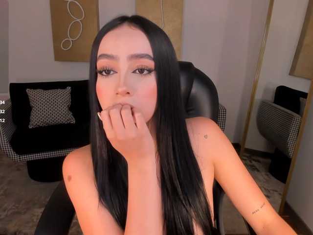 PaulineSanz live cam preview