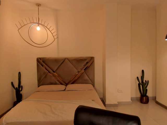 PaulineSanz live cam on BongaCams