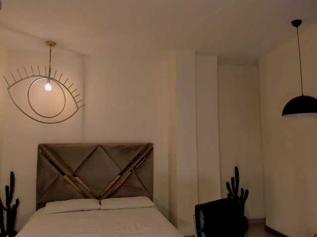 PaulineSanz live webcam show