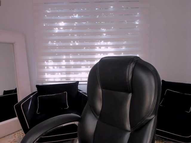 PaulineSanz live cam on BongaCams