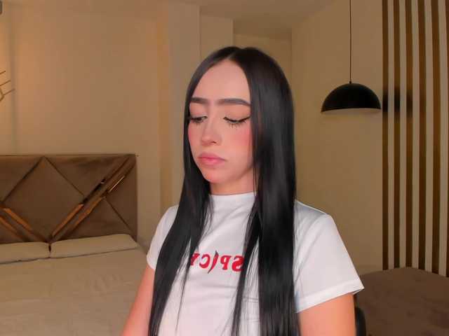 PaulineSanz live webcam show