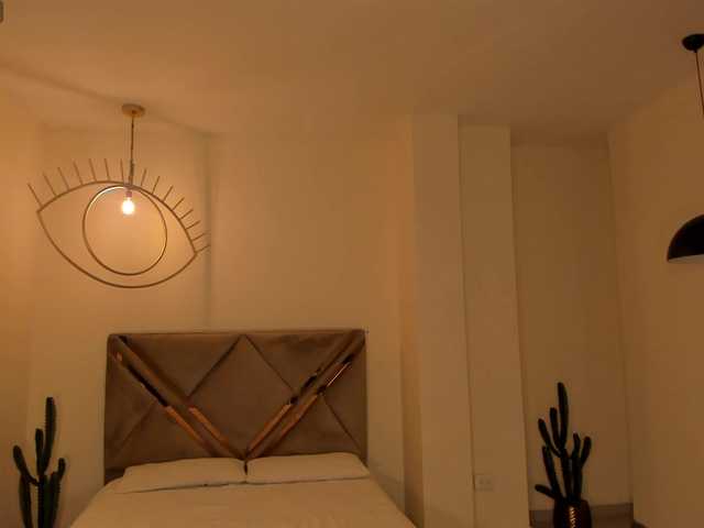 PaulineSanz live cam on BongaCams