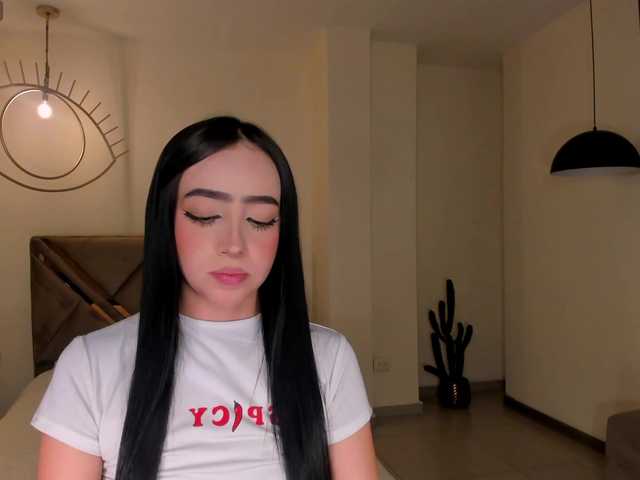 PaulineSanz live webcam show