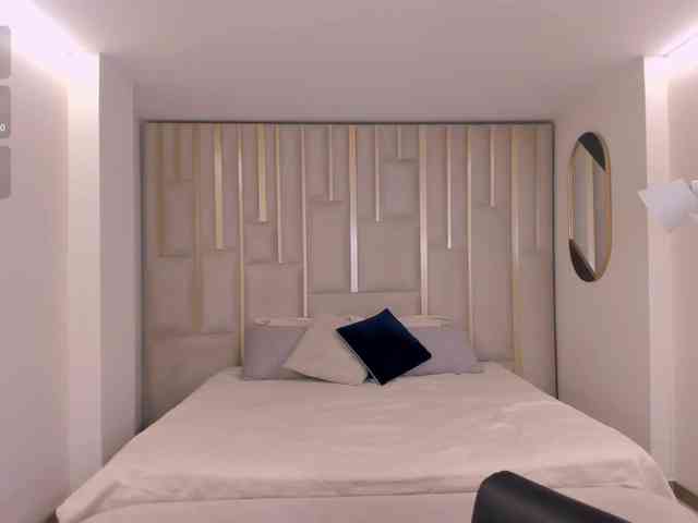 PaulineSanz webcam