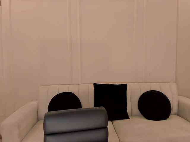 PaulineSanz webcam