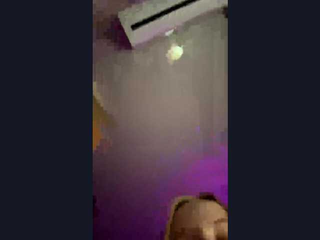 le modèle MercyDiamant est en webcam porno dans un show sur le site bongacams, il possède les tags suivants: White/Caucasian,Blonde,Trimmed