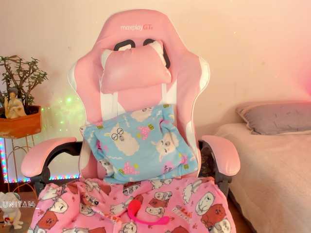 Princess-luna live cam on BongaCams