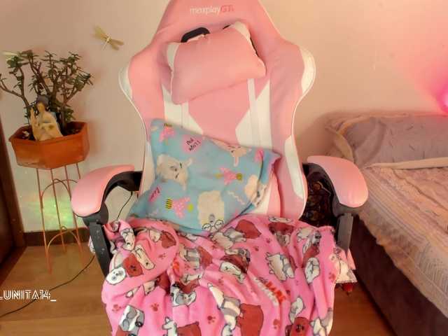 Princess-luna live cam on BongaCams