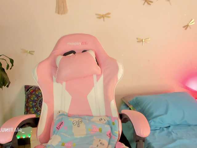 Princess-luna live cam on BongaCams