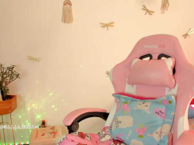 Princess-luna live cam on BongaCams