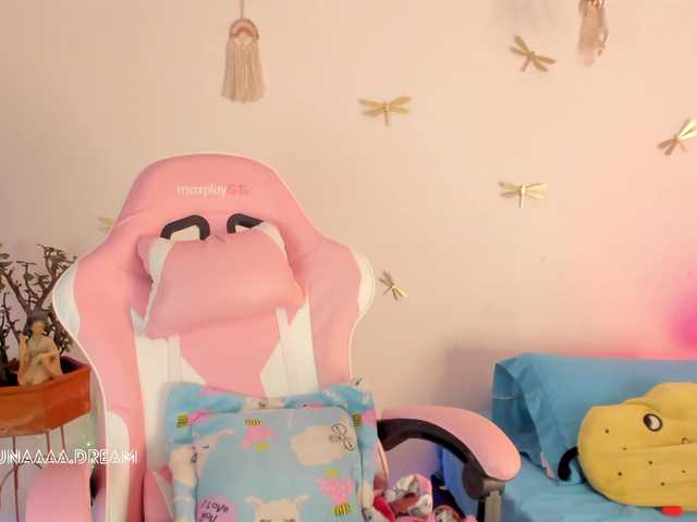 Princess-luna live cam on BongaCams