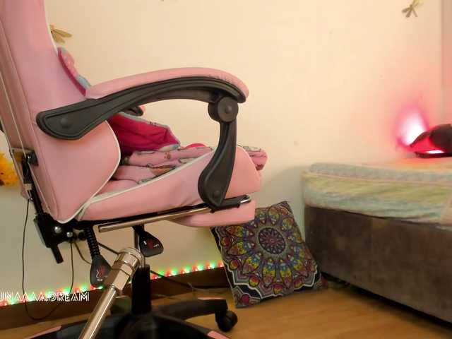 Princess-luna live cam on BongaCams