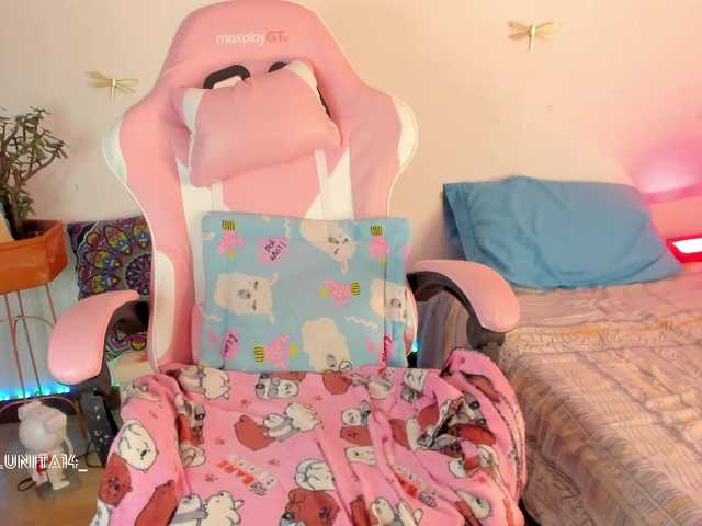 Princess-luna live cam on BongaCams