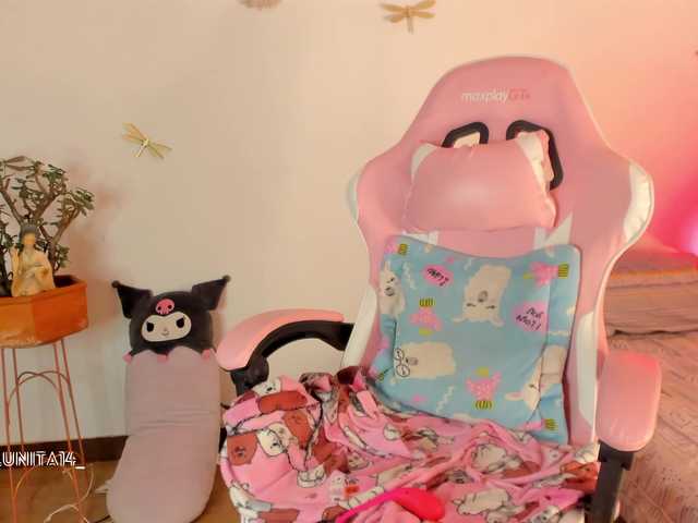 Princess-luna live cam on BongaCams