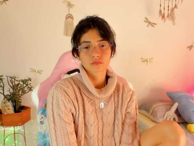 Princess-luna live cam on BongaCams