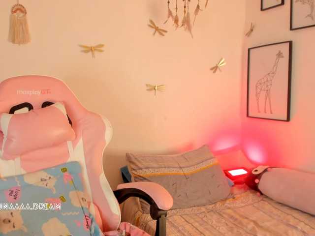 Princess-luna live cam on BongaCams