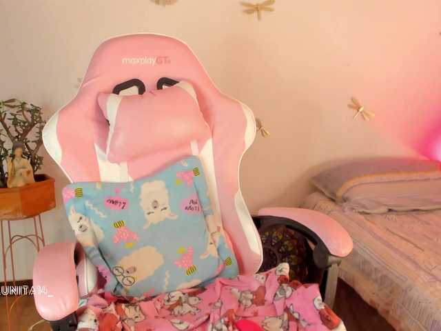 Princess-luna live cam on BongaCams