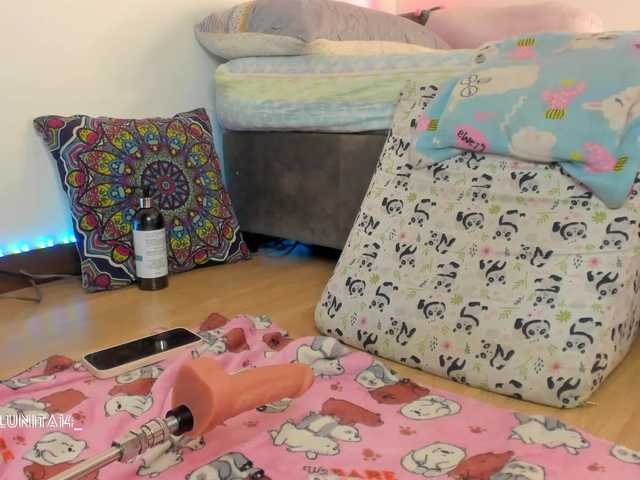 Princess-luna live cam on BongaCams
