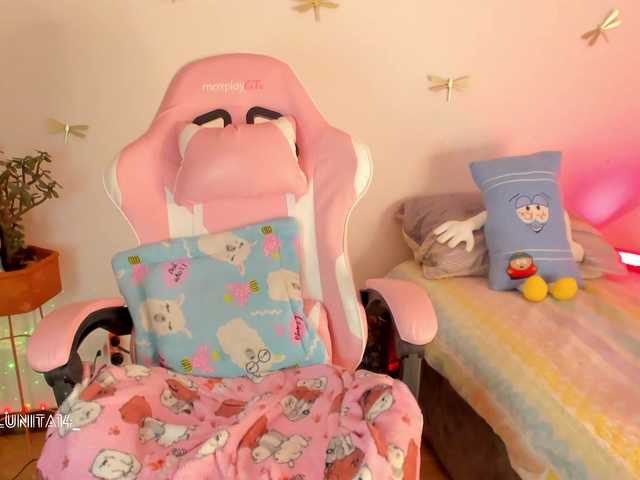 Princess-luna live cam on BongaCams