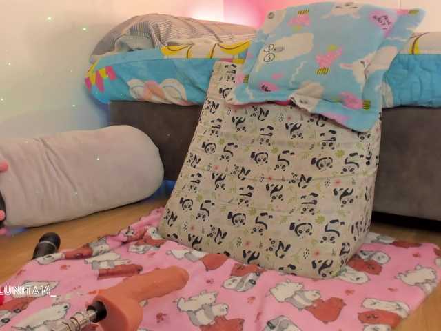 Princess-luna live cam on BongaCams