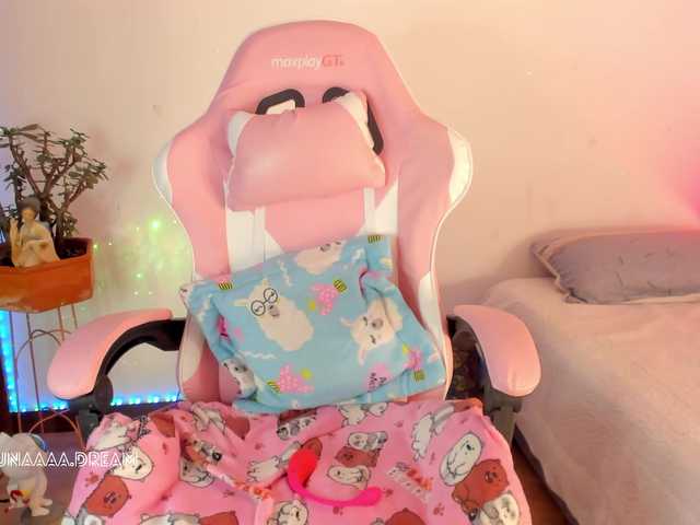 Princess-luna live cam on BongaCams