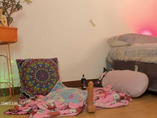 Princess-luna live cam on BongaCams