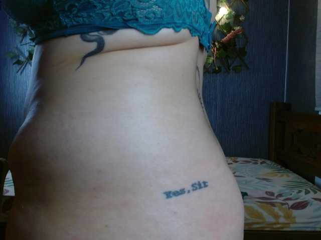 curvy-sofi-hard