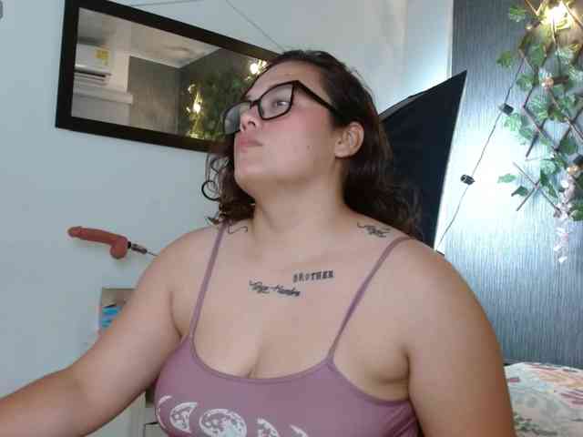 curvy-sofi-hard