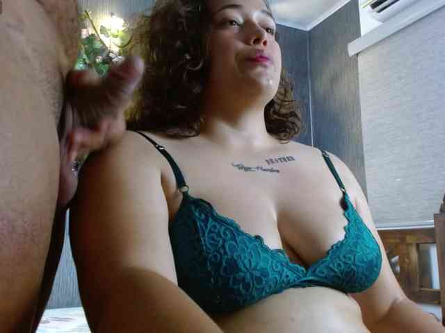Modelo: curvy-sofi-hard