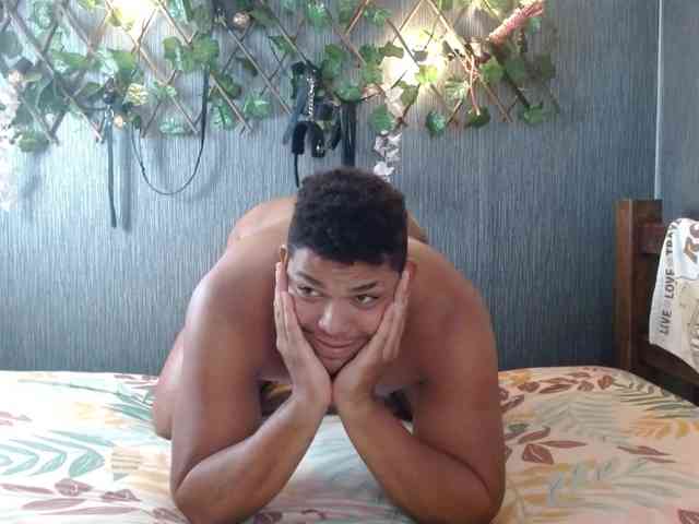 Modelo: curvy-sofi-hard