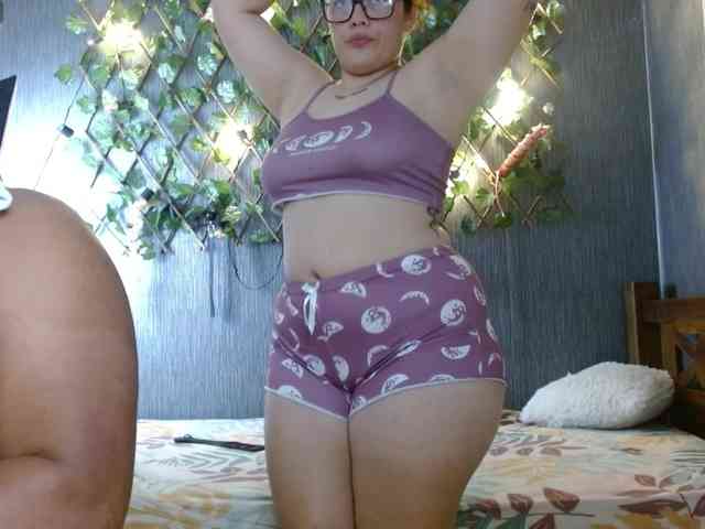 curvy-sofi-hard