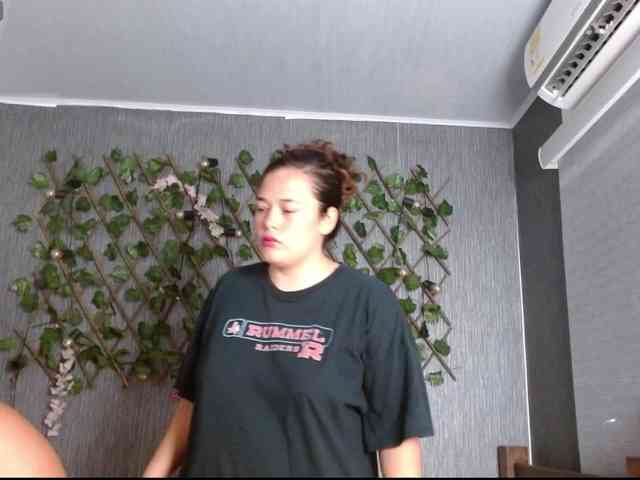 curvy-sofi-hard