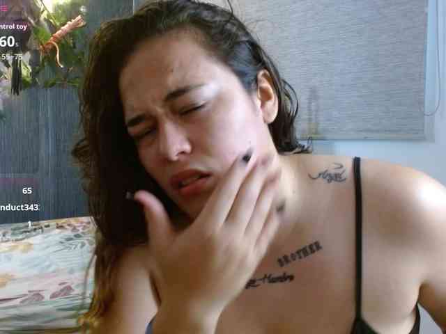 curvy-sofi-hard