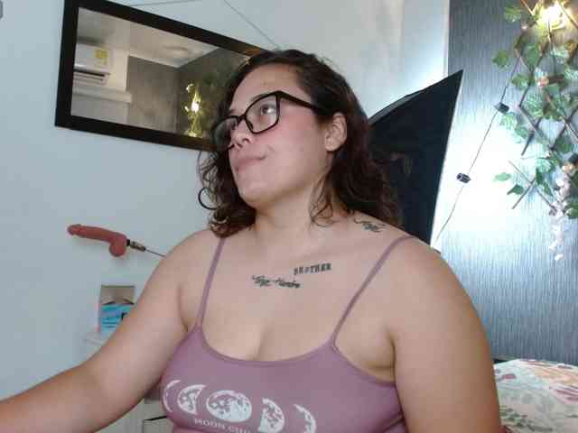 curvy-sofi-hard