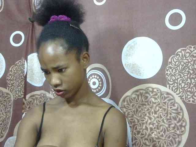 Sarah-Fiyh webcam