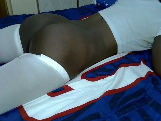 ZuriSecrets live cam on BongaCams